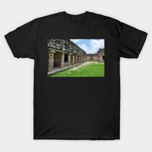 Mexique - site archéologique d'uxmal T-Shirt